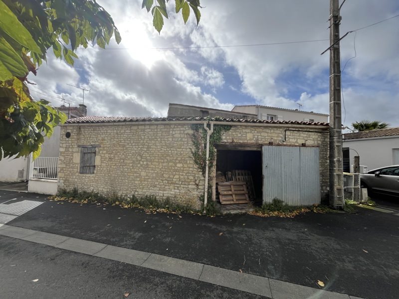 Vente Maison SURGERES - - - (17700)
