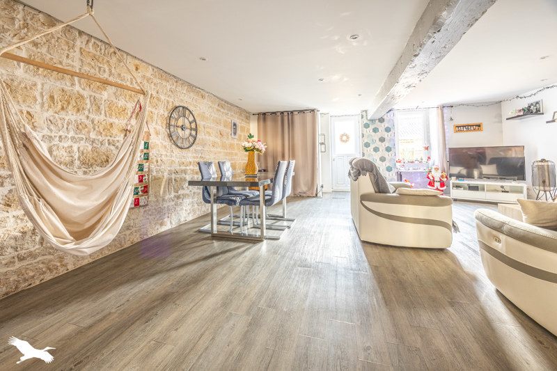 Vente Maison ST GEORGES DU BOIS - 9 pièces -210 m² - (17700)