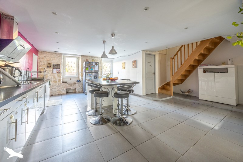 Vente Maison ST GEORGES DU BOIS - 9 pièces -210 m² - (17700)