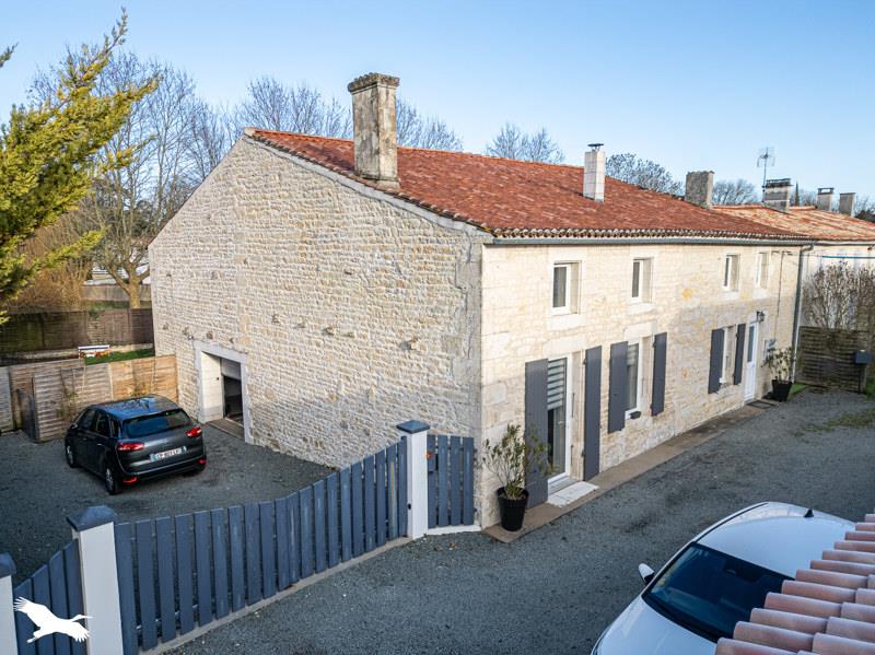 Vente Maison ST GEORGES DU BOIS - 9 pièces -210 m² - (17700)