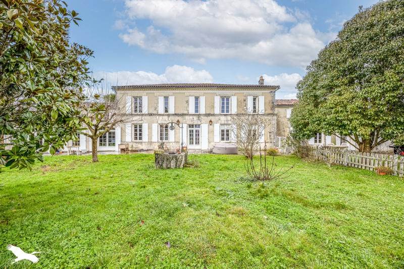 Vente Maison BERNAY ST MARTIN - 10 pièces -433 m² - (17330)