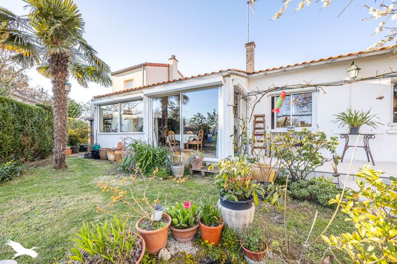 Vente Maison SURGERES - 6 pièces -132 m² - (17700)