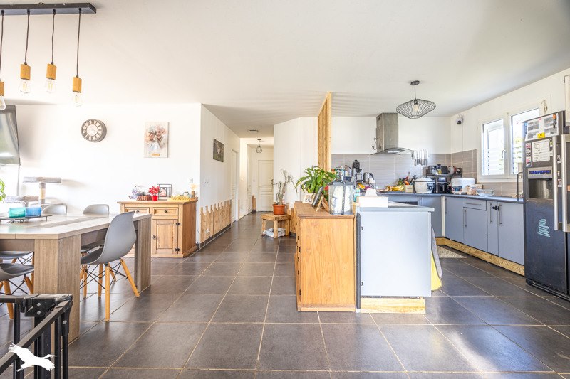 Vente Maison LA DEVISE - 7 pièces -136 m² - (17700)