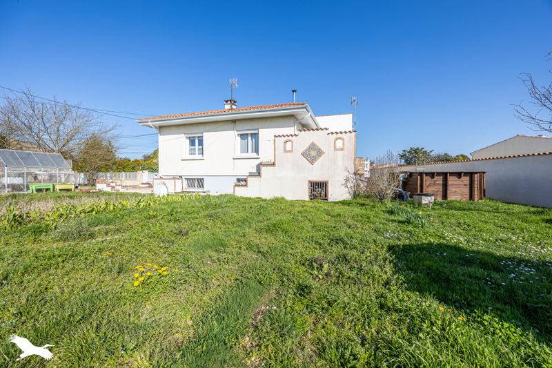 Vente Maison SURGERES - 5 pièces -167,8 m² - (17700)