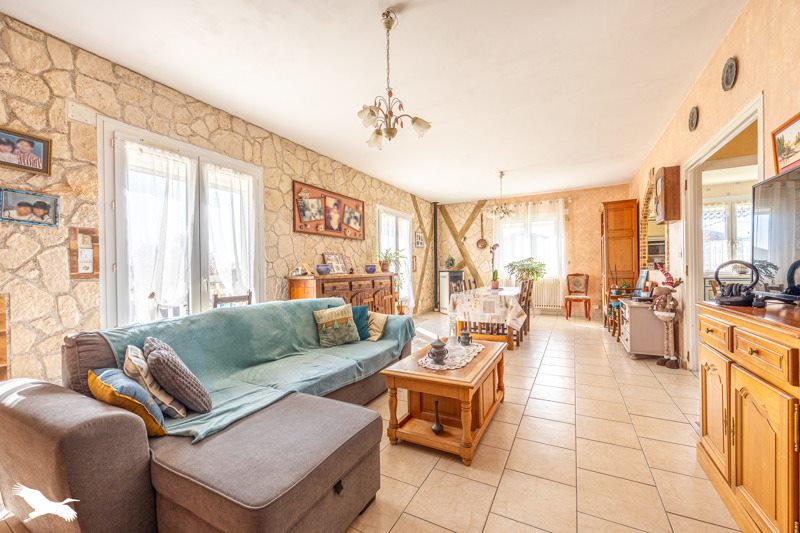 Vente Maison SURGERES - 5 pièces -167,8 m² - (17700)