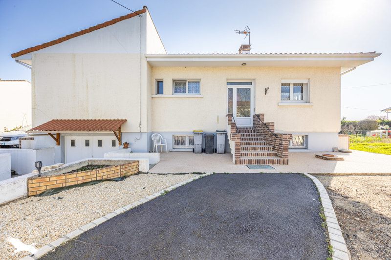 Vente Maison SURGERES - 5 pièces -167,8 m² - (17700)