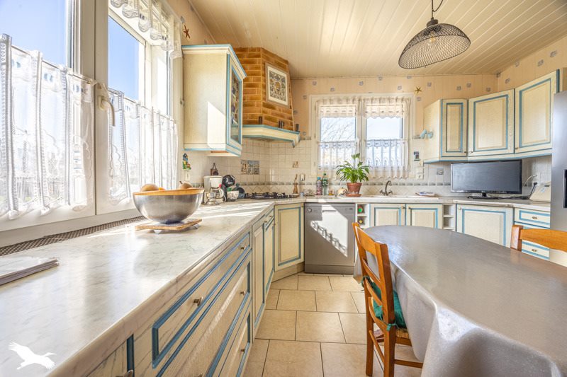 Vente Maison SURGERES - 5 pièces -167,8 m² - (17700)