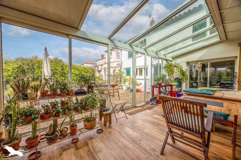 Vente Maison ST GEORGES DU BOIS - 11 pièces -250 m² - (17700)