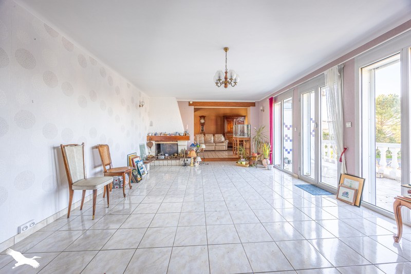 Vente Maison SURGERES - 7 pièces -176 m² - (17700)