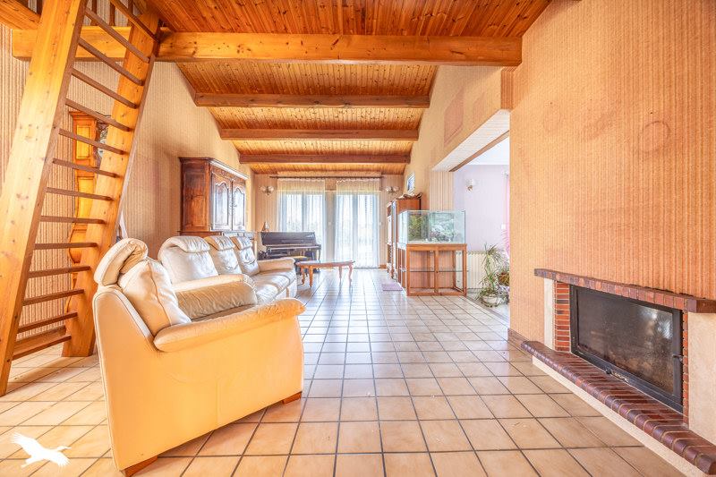 Vente Maison SURGERES - 7 pièces -176 m² - (17700)