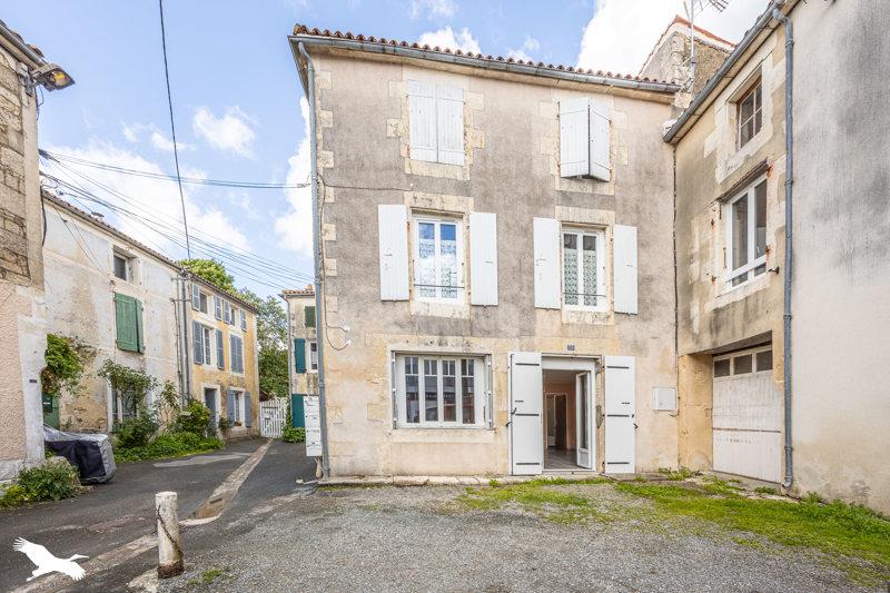 Vente Immeuble SURGERES - -  160 m² - (17700)