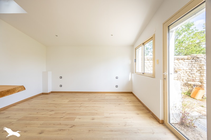 Vente Maison SURGERES - 7 pièces -123 m² - (17700)