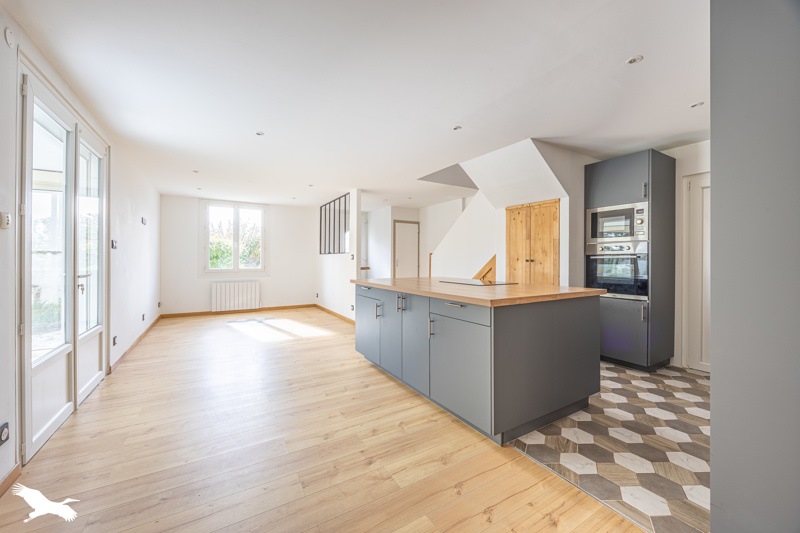 Vente Maison SURGERES - 7 pièces -123 m² - (17700)