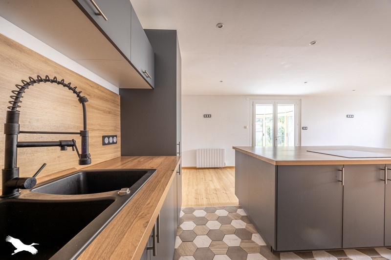 Vente Maison SURGERES - 7 pièces -123 m² - (17700)