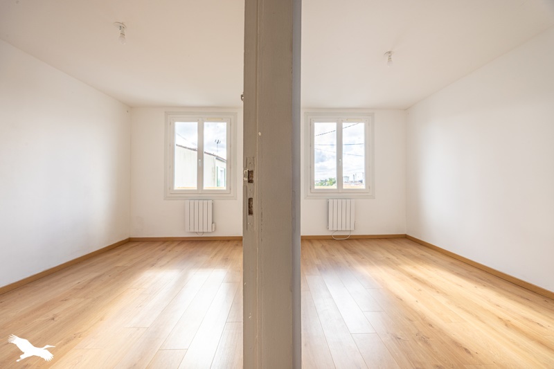 Vente Maison SURGERES - 7 pièces -123 m² - (17700)