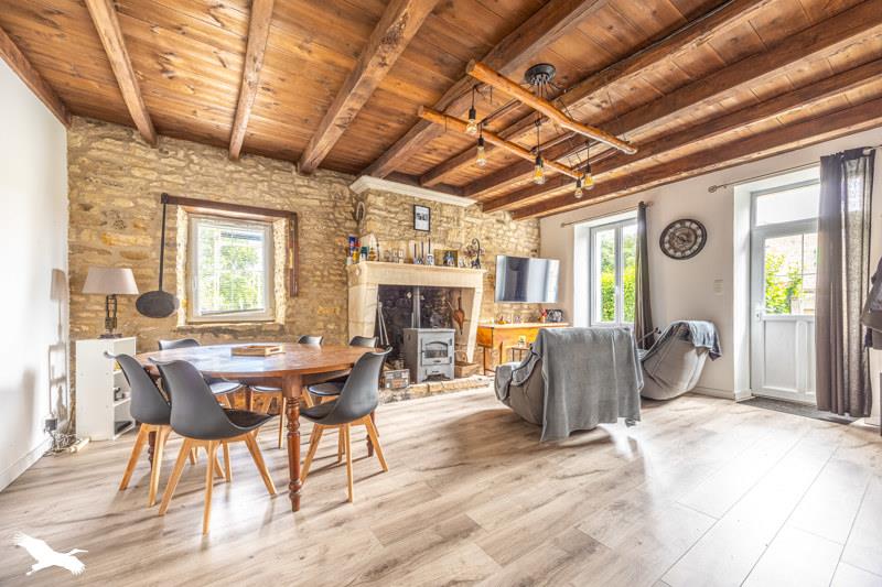 Vente Maison GENOUILLE - 4 pièces -111 m² - (17430)