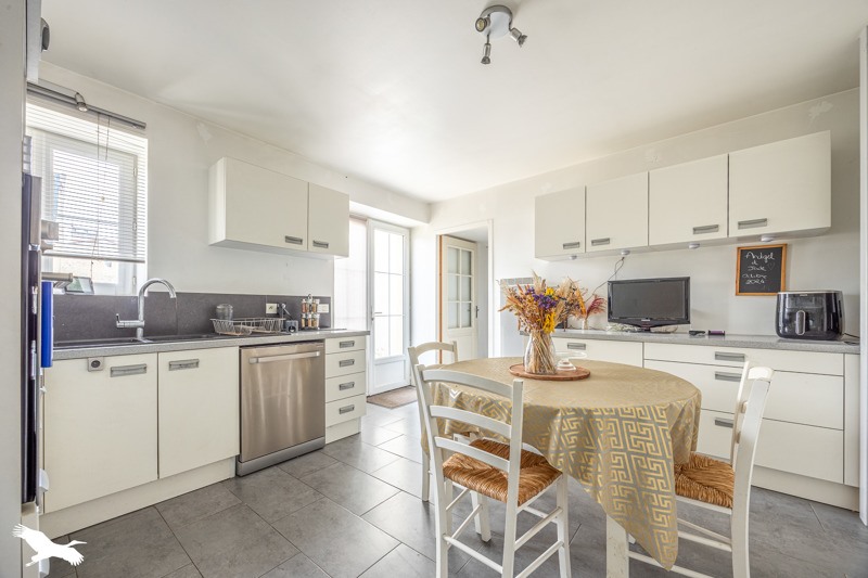 Vente Maison GENOUILLE - 4 pièces -111 m² - (17430)
