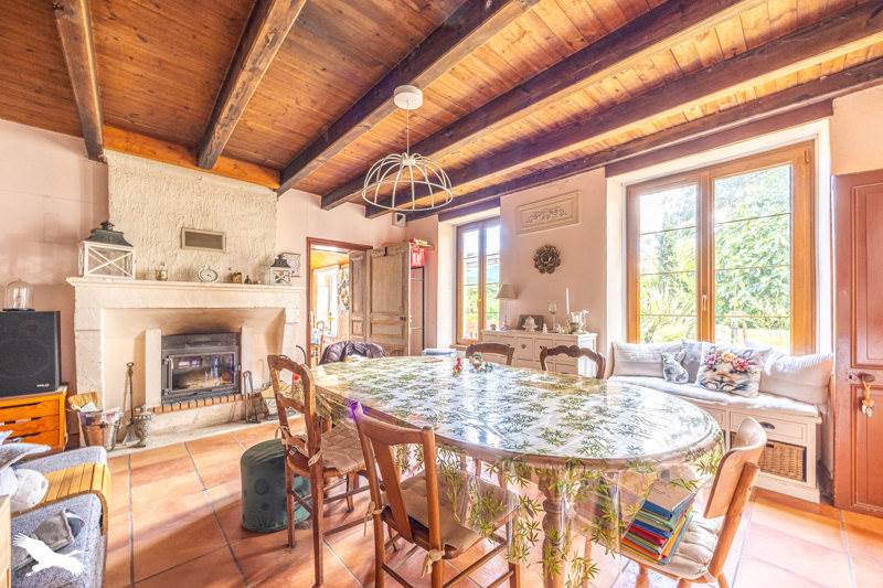 Vente Maison CHAMBON - 4 pièces -143 m² - (17290)
