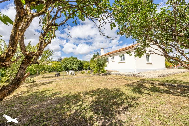 Vente Maison SURGERES - 4 pièces -90 m² - (17700)