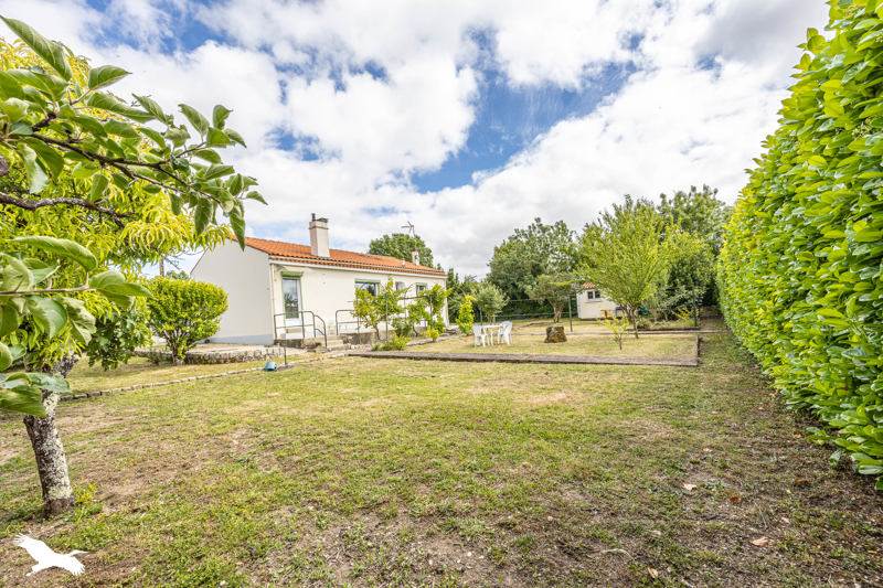 Vente Maison SURGERES - 4 pièces -90 m² - (17700)