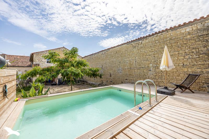 Vente Maison DOEUIL SUR LE MIGNON - 9 pièces -336 m² - (17330)