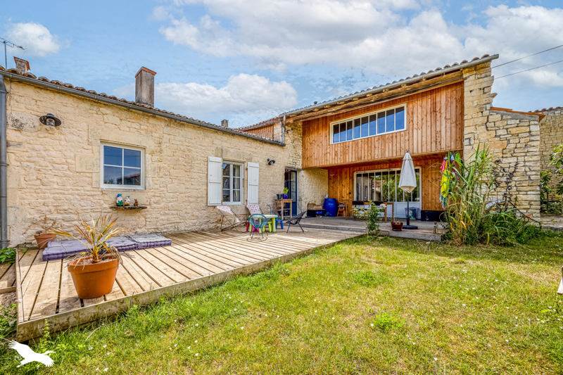 Vente Maison DOEUIL SUR LE MIGNON - 9 pièces -336 m² - (17330)