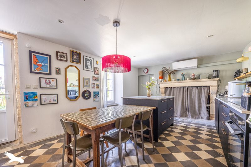 Vente Maison DOEUIL SUR LE MIGNON - 9 pièces -336 m² - (17330)