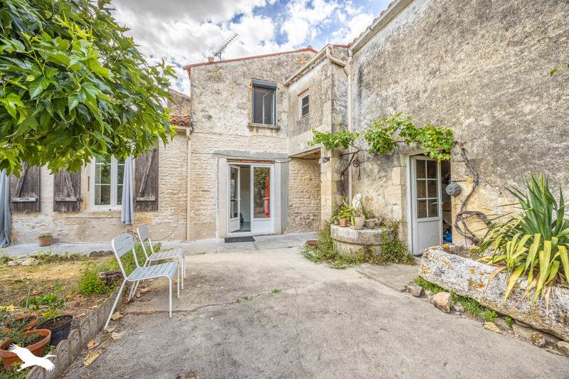 Vente Maison ST PIERRE LA NOUE - 5 pièces -102 m² - (17700)