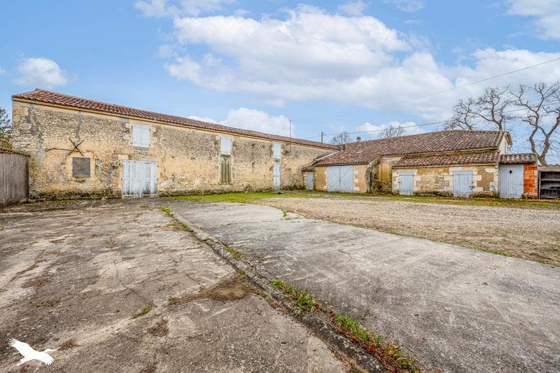 Vente Maison PUYRAVAULT - 4 pièces -111 m² - (17700)