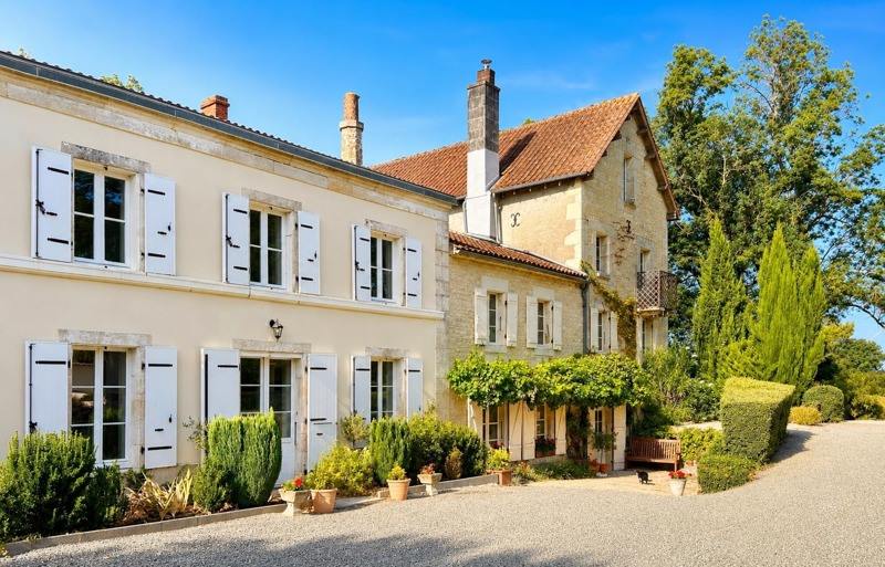 Vente Maison Marsais - 12 pièces -384 m² - (17700)
