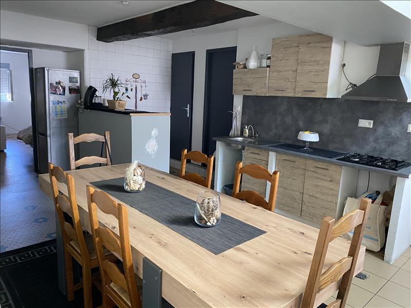 Vente Immeuble ST MARTIN DU BOIS - -  300 m² - (33910)