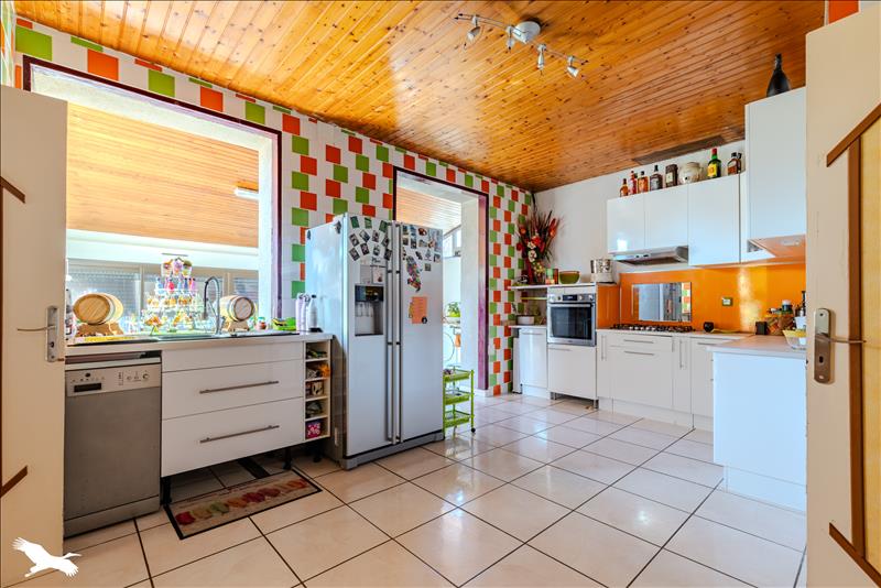 Vente Maison ST DENIS DE PILE - 7 pièces -167 m² - (33910)