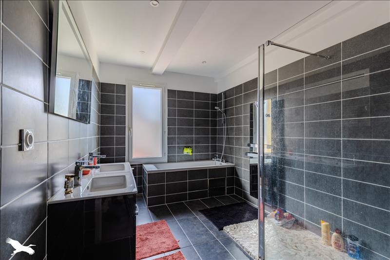 Vente Maison ST DENIS DE PILE - 4 pièces -150 m² - (33910)