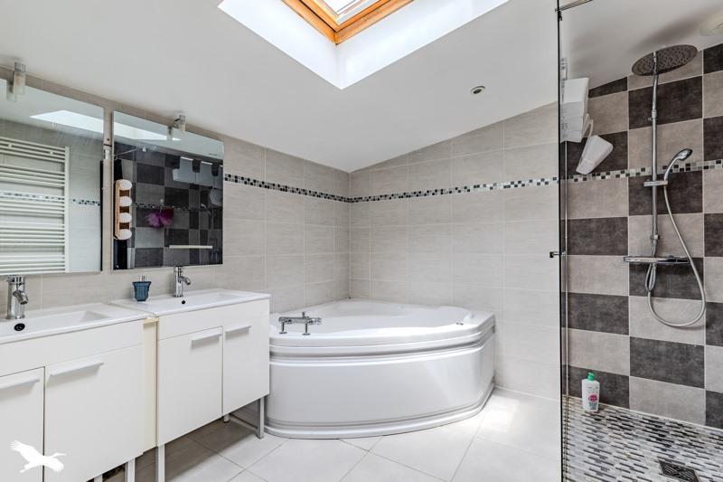 Vente Maison ST DENIS DE PILE - 6 pièces -185,3 m² - (33910)