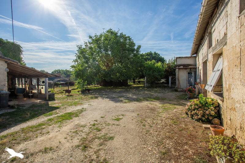 Vente Maison LUSSAC - 4 pièces -81 m² - (33570)