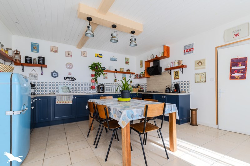 Vente Maison SAVIGNAC DE L ISLE - 7 pièces -184 m² - (33910)