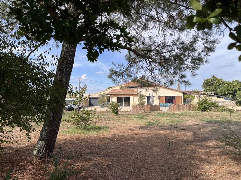 Vente Maison Saint-Denis-de-Pile 33910 8 pièces - 207 m²