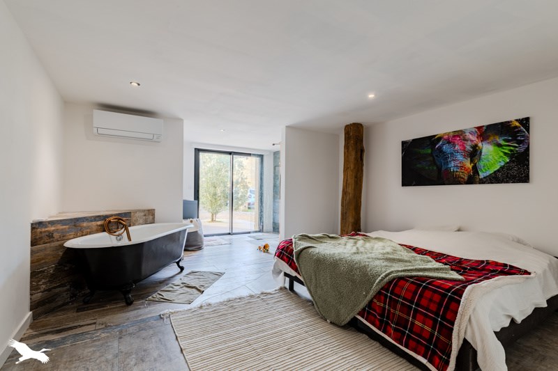 Vente Maison ST DENIS DE PILE - 8 pièces -207 m² - (33910)