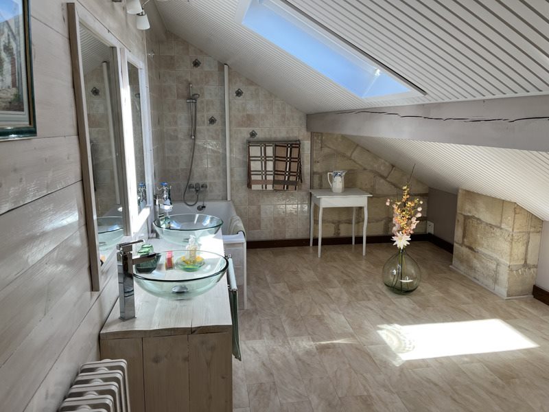 Vente Maison ST DENIS DE PILE - 5 pièces -169,1 m² - (33910)