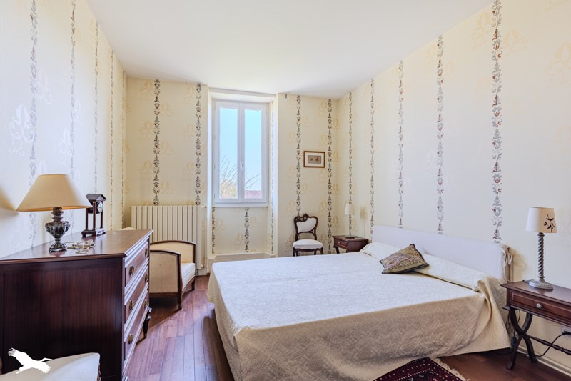 Vente Maison GALGON - 9 pièces -283 m² - (33133)