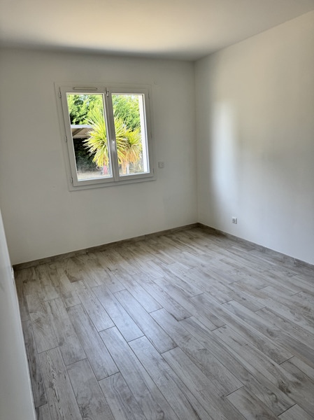 Vente Maison Saint-Denis-de-Pile - 5 pièces -147 m² - (33910)