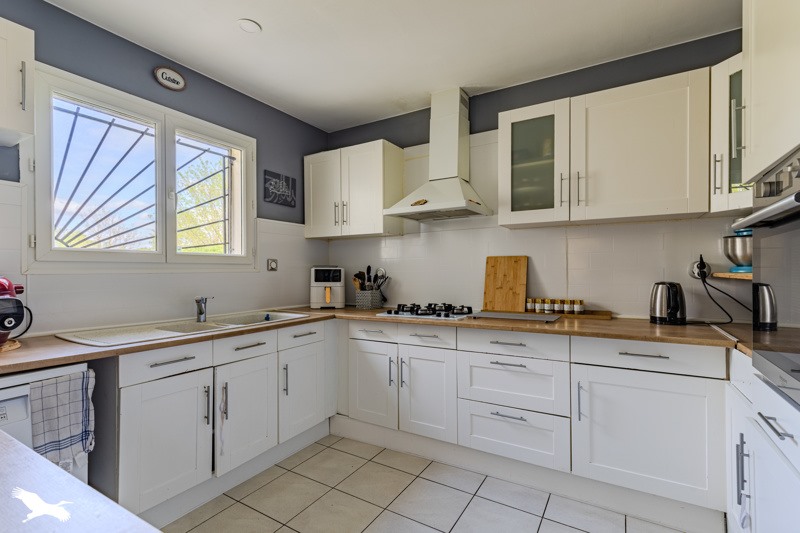 Vente Maison ST DENIS DE PILE - 6 pièces -137 m² - (33910)
