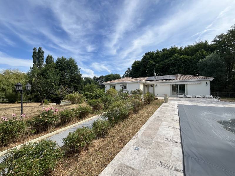 Maison 5 pièces 133 m² · à Saint-Denis-de-Pile · 133 m² · 374 500 €