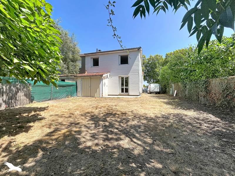 Maison 4 pièces 76 m² · à Les Artigues-de-Lussac · 76 m² · 150 500 €