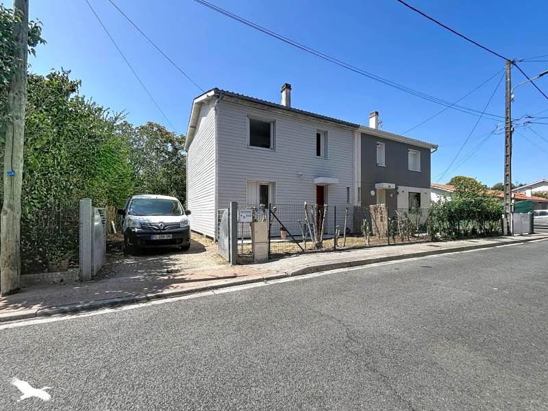 Vente Maison LES ARTIGUES DE LUSSAC - 4 pièces -76 m² - (33570)