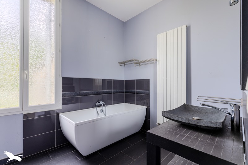 Vente Maison ST DENIS DE PILE - 7 pièces -253 m² - (33910)
