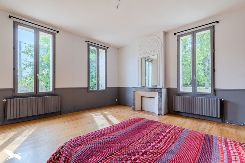 Vente Maison ST DENIS DE PILE - 7 pièces -253 m² - (33910)