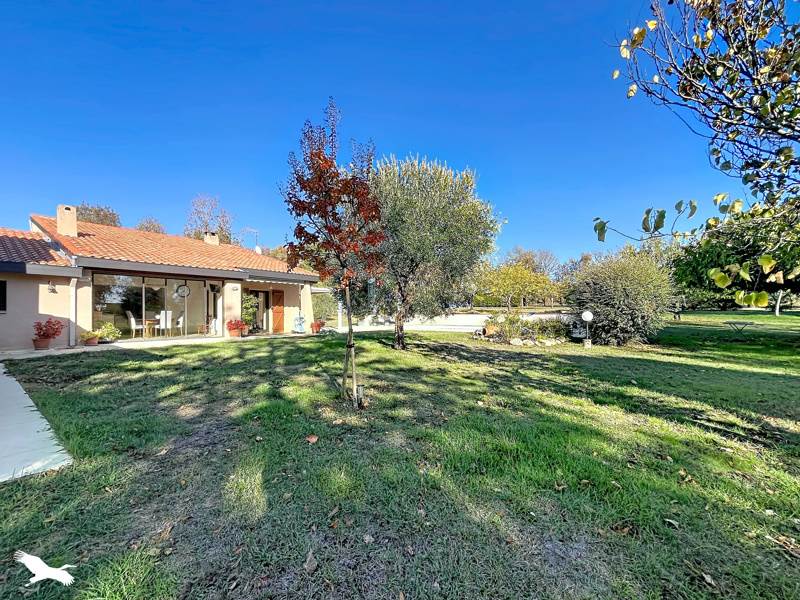 Vente Maison Vallesvilles - 5 pièces -160 m² - (31570)