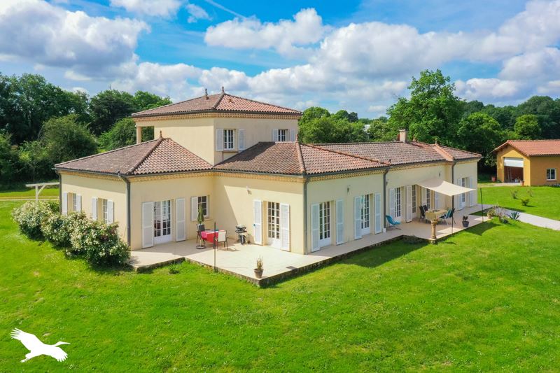 Vente Maison LA ROMIEU - 7 pièces -245 m² - (32480)