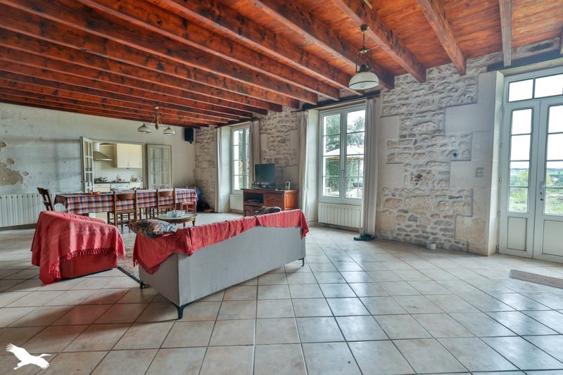 Vente Maison MOSNAC ST SIMEUX - 7 pièces -140 m² - (16120)